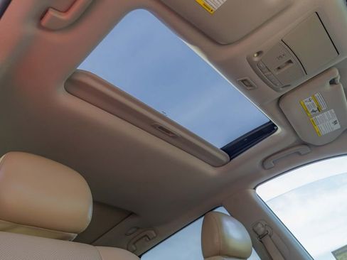 Used 2020 Nissan Pathfinder Platinum image 19