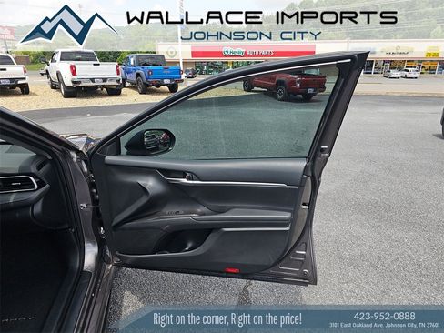 Used 2024 Toyota Camry SE image 22