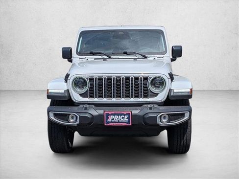 Used 2026 Jeep Wrangler Unlimited Sahara AWD/4WD image 2