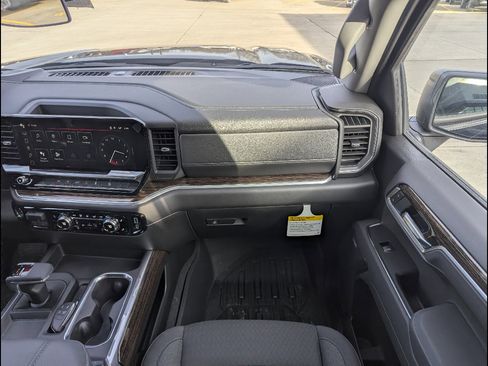 New 2026 GMC Sierra 1500 Elevation w/ Preferred Package AWD/4WD image 4