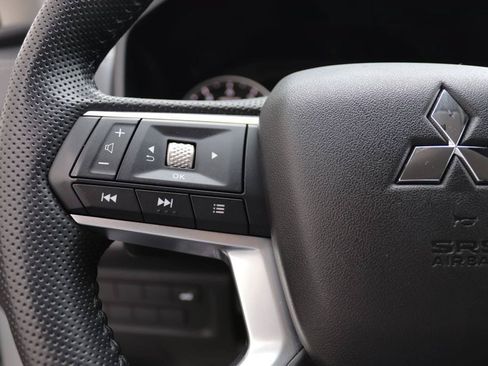 Used 2025 Mitsubishi Outlander SE AWD/4WD image 30