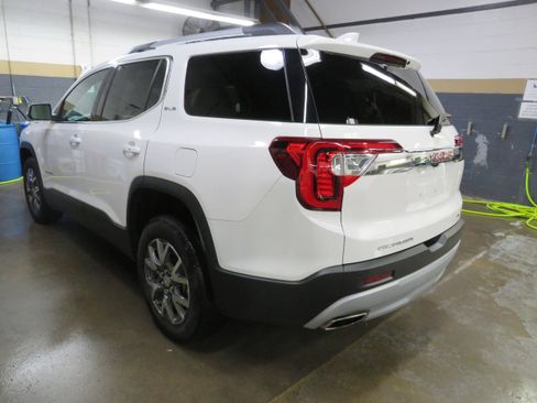Used 2023 GMC Acadia SLE w/ Driver Convenience Package image 4