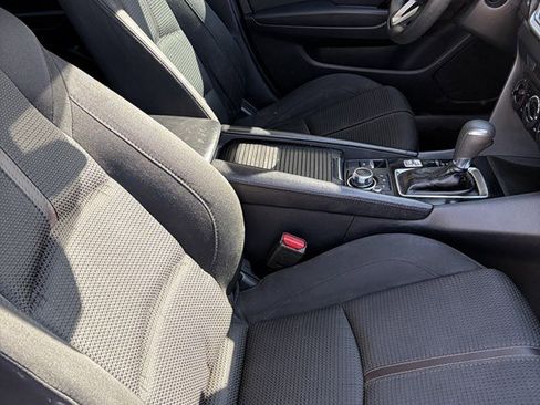 Used 2018 MAZDA MAZDA3 Sport w/ Preferred Equipment Package image 18