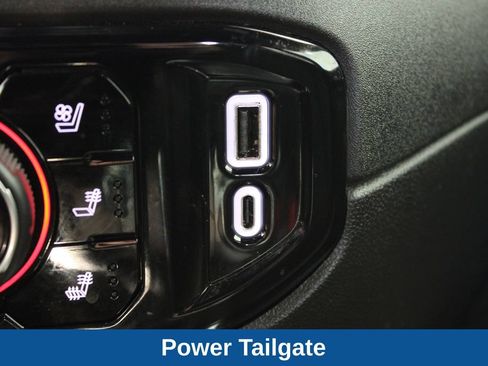 Used 2024 Chevrolet Silverado 1500 High Country w/ High Country Premium Package AWD/4WD image 20