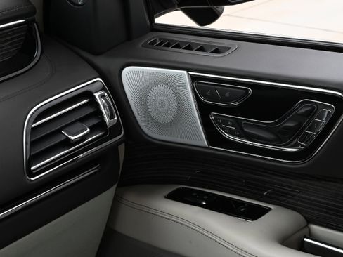 Used 2023 Lincoln Navigator Black Label image 37