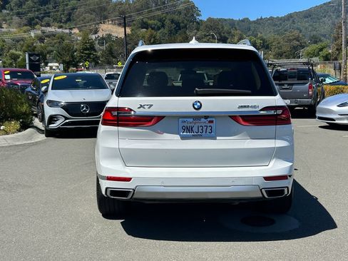 Used 2021 BMW X7 xDrive40i w/ Premium Package 2 AWD/4WD image 4