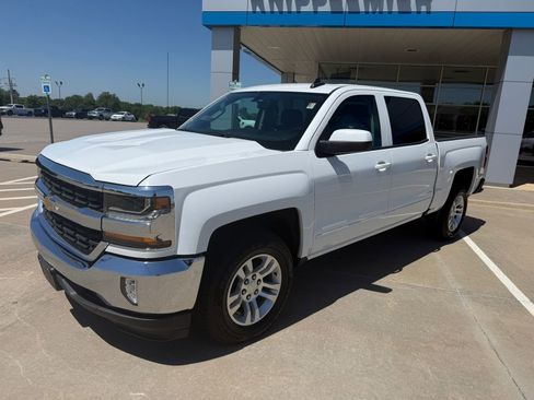 Used 2018 Chevrolet Silverado 1500 LT w/ Texas Edition image 2