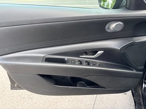 Used 2024 Hyundai Elantra SEL FWD image 16