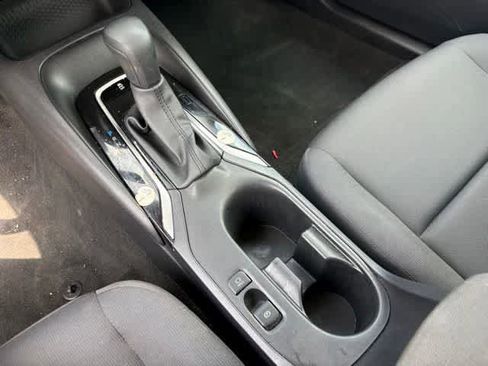 Used 2025 Toyota Corolla LE FWD image 18