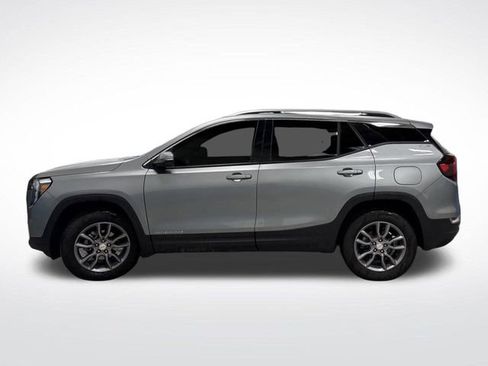 Used 2024 GMC Terrain SLT w/ Infotainment Package II image 14