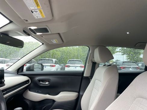 Certified 2025 Honda HR-V LX image 28