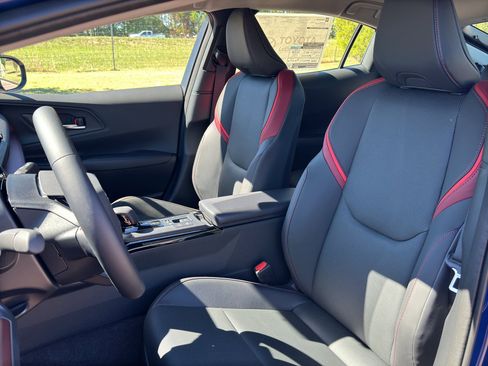 New 2026 Toyota Prius Plug-In Hybrid image 10