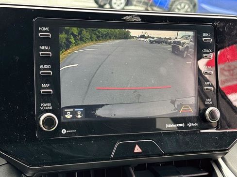 Certified 2022 Toyota Venza LE image 19