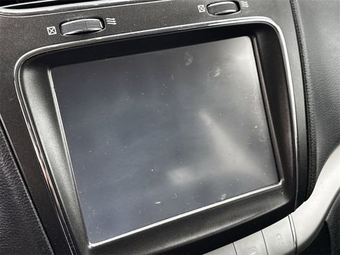 Used 2018 Dodge Journey Crossroad w/ Driver Convenience Group image 19