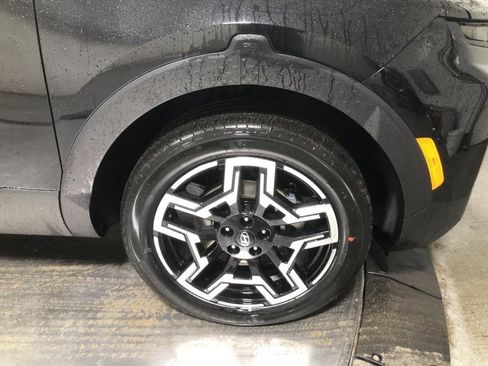 New 2025 Hyundai Santa Cruz Limited image 9