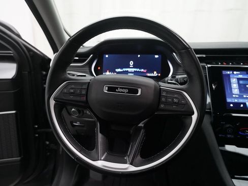 Used 2022 Jeep Grand Cherokee L Laredo w/ Luxury Tech Group I AWD/4WD image 4