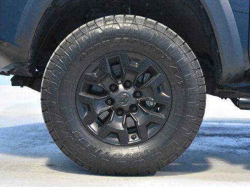 Used 2020 Toyota Tacoma TRD Off-Road image 23