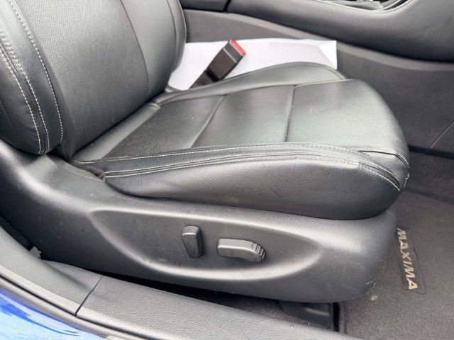 Used 2023 Nissan Maxima SL FWD image 9