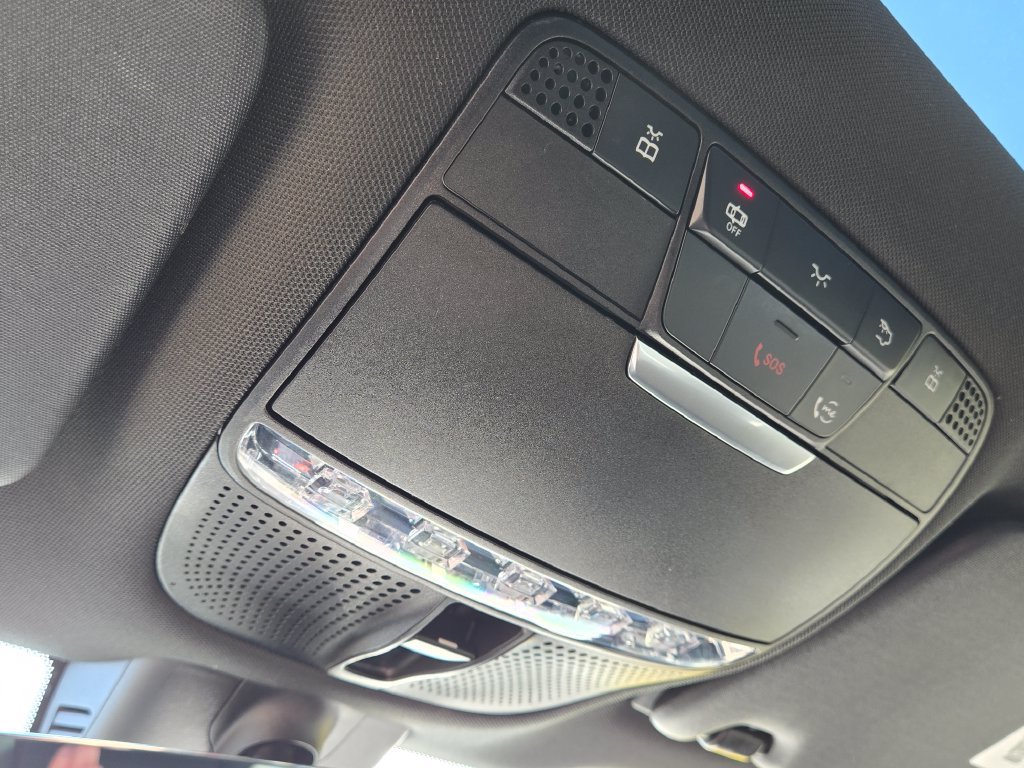 Used 2021 Mercedes-Benz GLC 300 4MATIC image 31