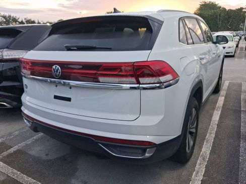 Used 2025 Volkswagen Atlas Cross Sport SE FWD image 9