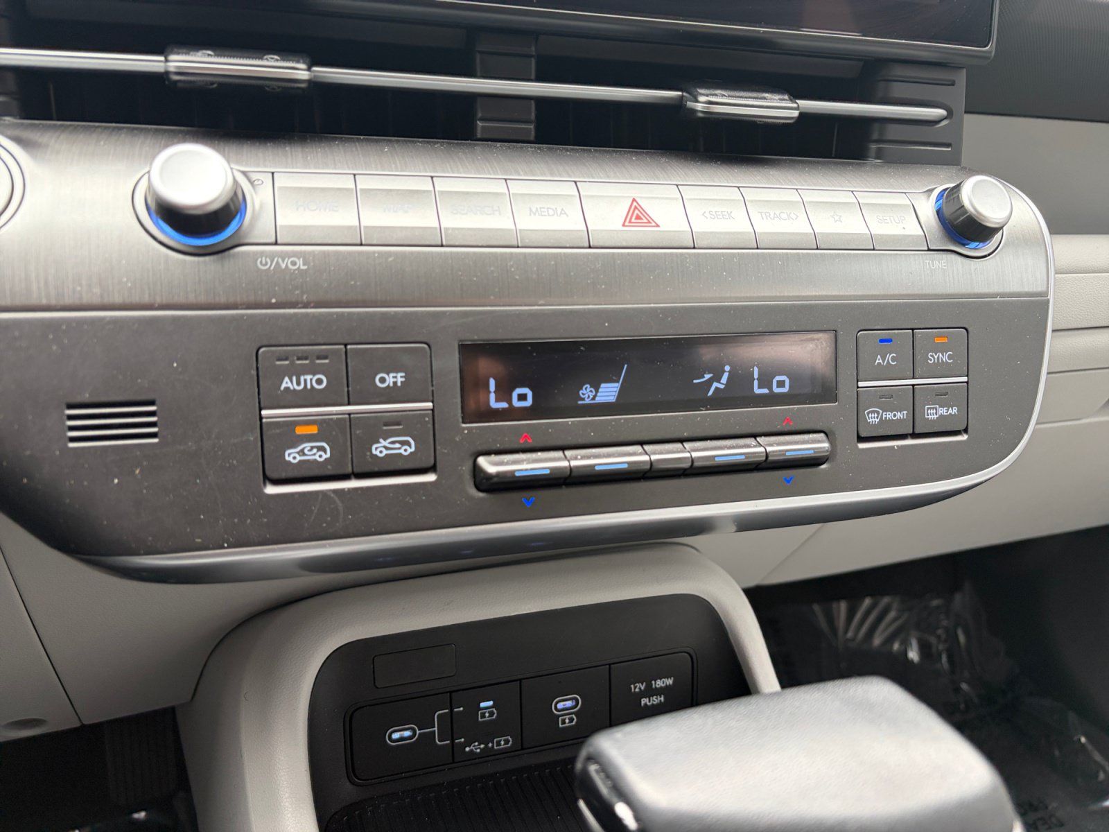 Used 2024 Hyundai Kona SEL AWD/4WD image 23