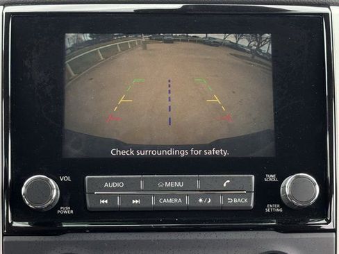 Used 2021 Nissan Titan SV w/ Accessory Utility Package image 17