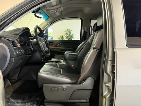 Used 2009 GMC Sierra 2500 SLT w/ Entertainment Package AWD/4WD image 14