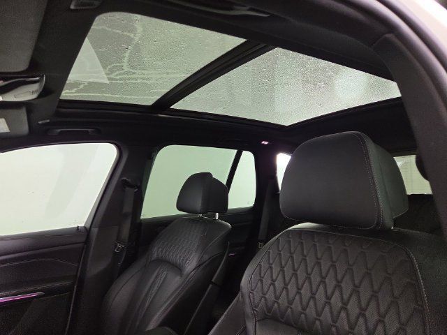 Used 2025 BMW X5 xDrive50e AWD/4WD image 32