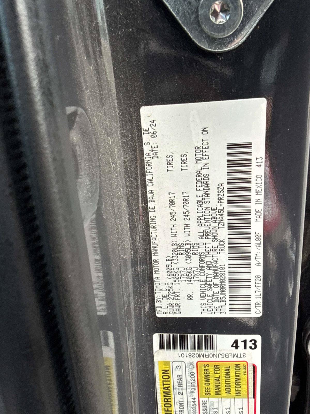 Used 2024 Toyota Tacoma SR5 AWD/4WD image 28