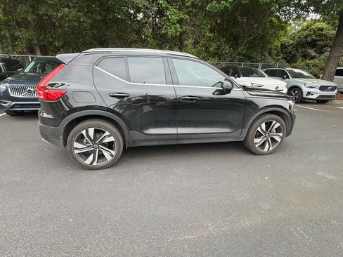 Certified 2023 Volvo XC40 B5 Plus w/ Protection Package Premier AWD/4WD image 17
