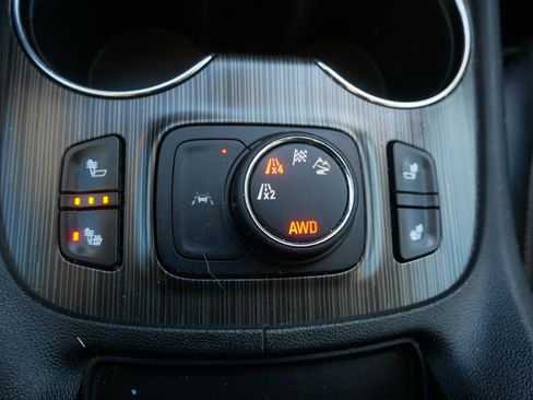 Used 2021 GMC Acadia SLT image 26