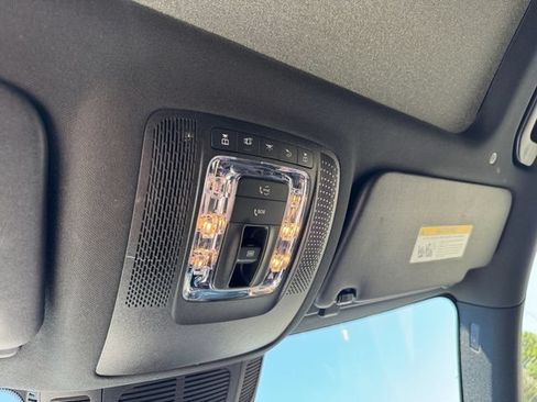 Used 2025 Mercedes-Benz GLS 450 4MATIC image 23