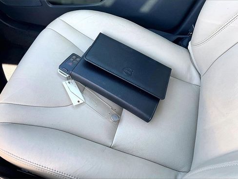 Used 2017 Volvo XC60 T5 Inscription w/ Preferred Option Package image 35