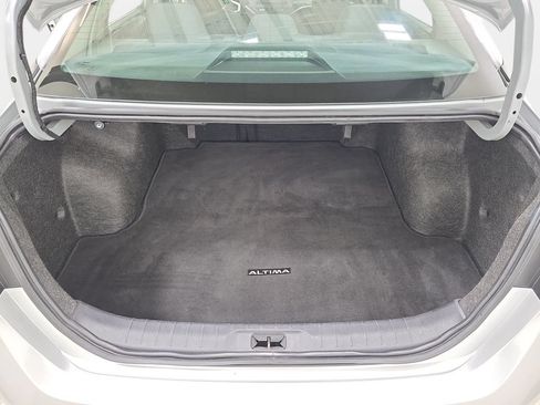 Used 2024 Nissan Altima 2.5 SV FWD image 34