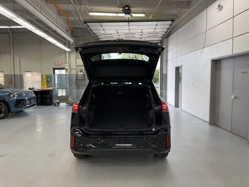 New 2026 Volkswagen Tiguan SEL R-Line AWD/4WD image 9