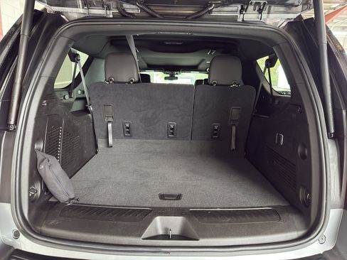 Used 2021 Chevrolet Suburban LT image 26