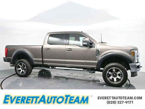 Used 2018 Ford F250 Lariat w/ Lariat Value Package image 1