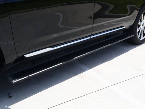 Certified 2024 Cadillac Escalade ESV Premium Luxury Platinum AWD/4WD image 14