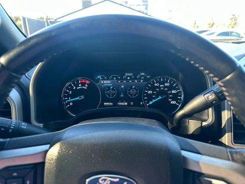 Used 2022 Ford F250 Lariat w/ Black Appearance Package AWD/4WD image 24