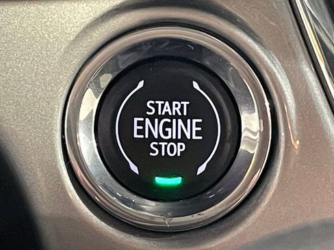 Used 2025 Chevrolet Trax LT w/ LT Convenience Package FWD image 27