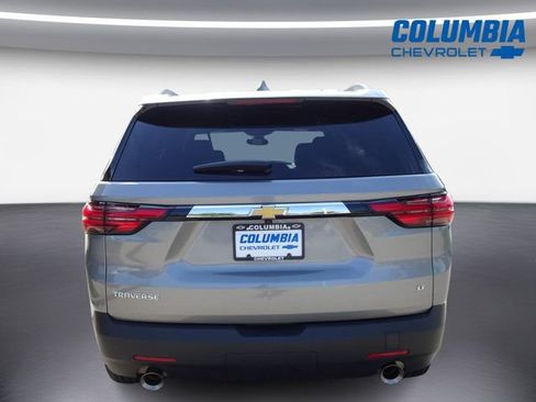 Used 2023 Chevrolet Traverse LT FWD image 4