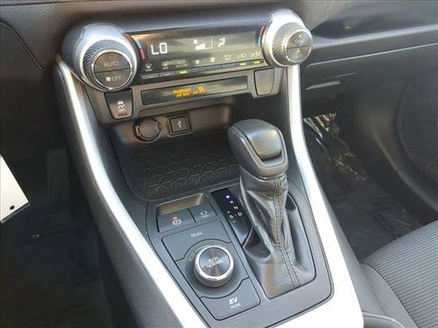 Used 2020 Toyota RAV4 LE image 12