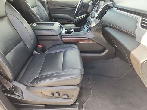 Used 2019 GMC Yukon XL SLT w/ Open Road Package AWD/4WD image 29