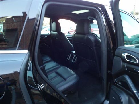 Used 2016 Porsche Cayenne image 15