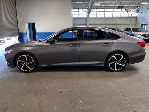 Used 2018 Honda Accord Sport image 5