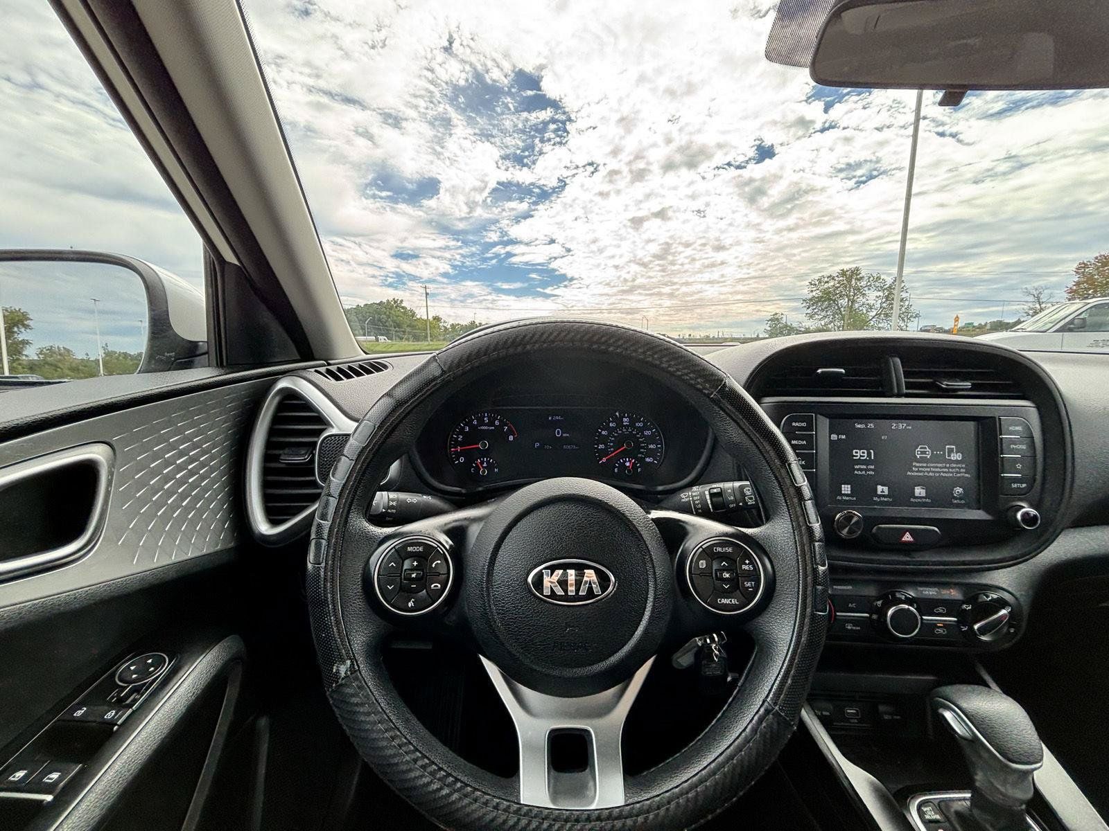 Used 2020 Kia Soul LX FWD image 25