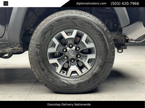 Used 2021 Toyota Tacoma SR5 w/ Trail Edition image 42