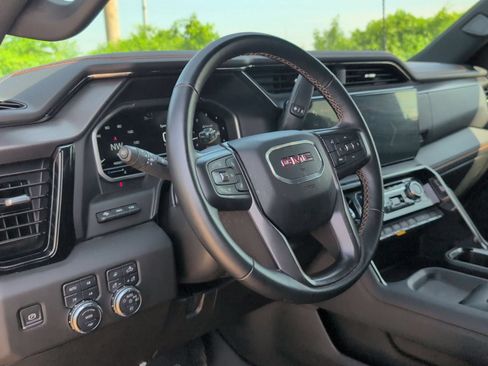 Used 2024 GMC Sierra 2500 AT4 w/ AT4 Premium Plus Package AWD/4WD image 11