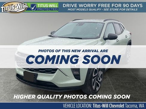 Used 2024 Chevrolet Trax RS w/ Sunroof Package image 2