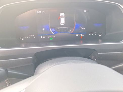 Used 2024 Volkswagen Tiguan SE image 27